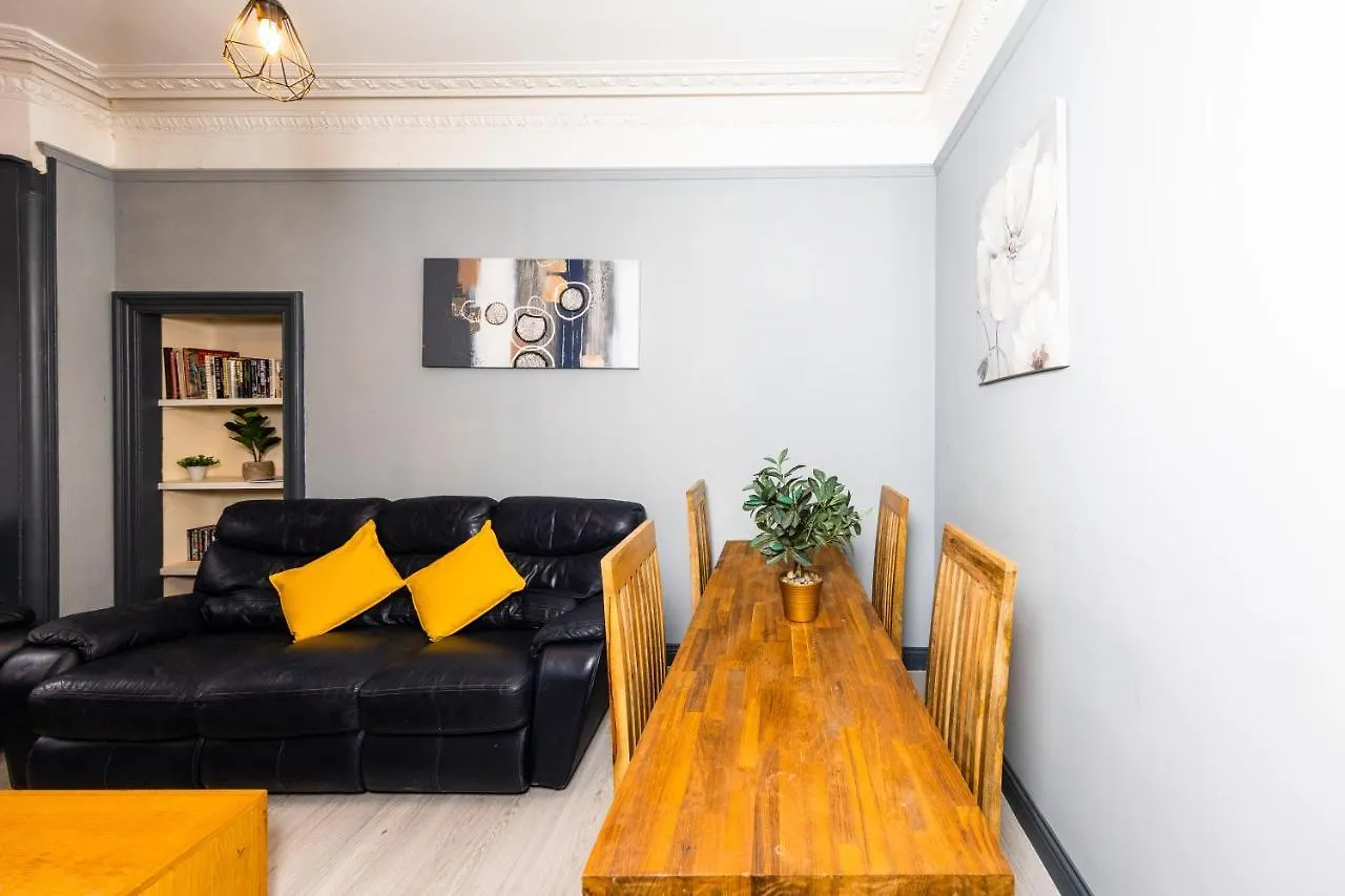 Calton Hill Victorian Old Town Apartment Edinburgh