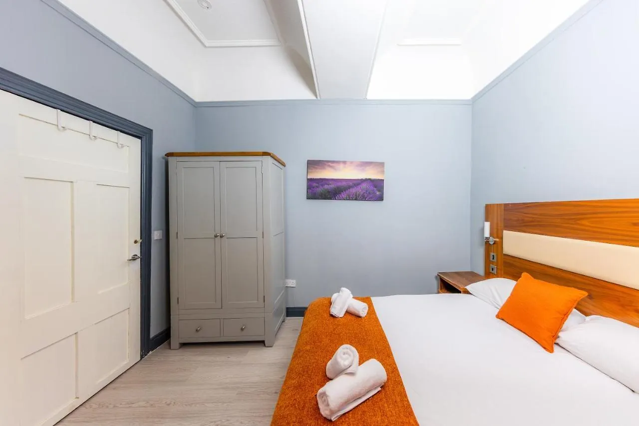 Calton Hill Victorian Old Town Apartment Edinburgh 0*,  United Kingdom