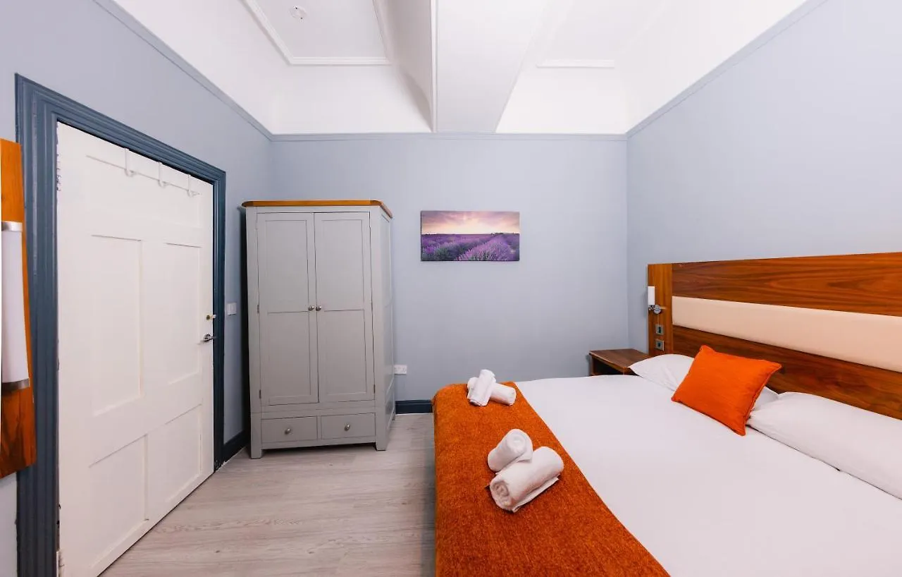 Calton Hill Victorian Old Town Apartment Edinburgh